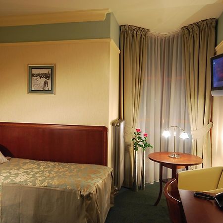 Hotel Victoria Wloclawek Ngoại thất bức ảnh