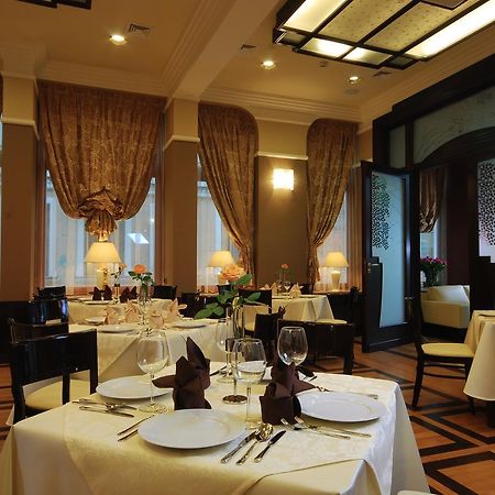 Hotel Victoria Wloclawek Ngoại thất bức ảnh