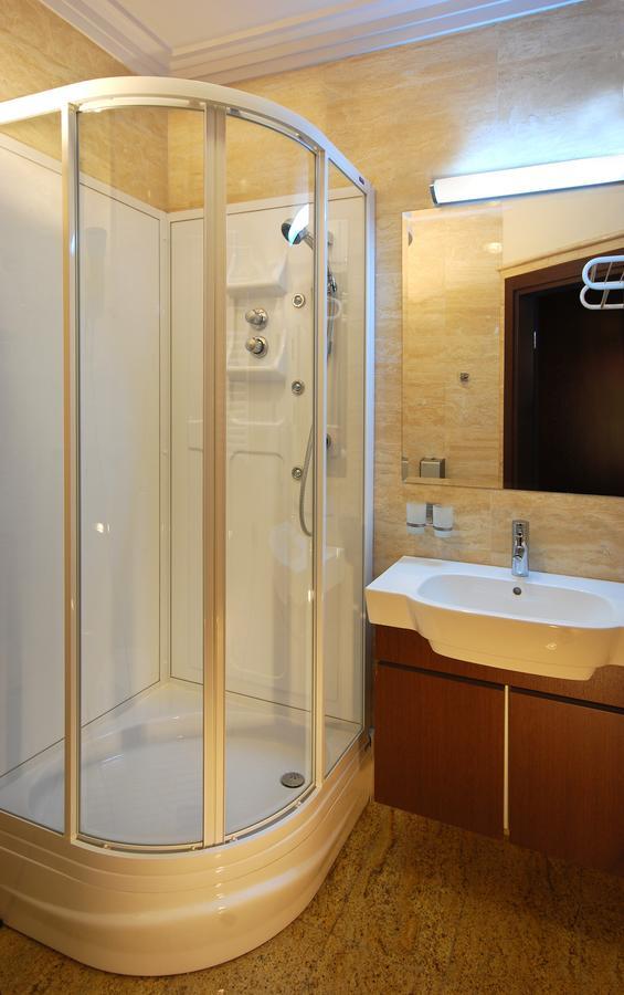 Hotel Victoria Wloclawek Ngoại thất bức ảnh
